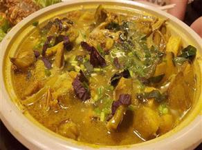 Ba ba om chuối đậu