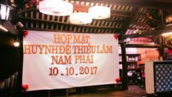 Họp mặt tại nhà sàn Giang Dung