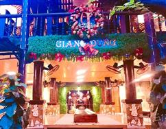 Không khí Noel tại nhà hàng